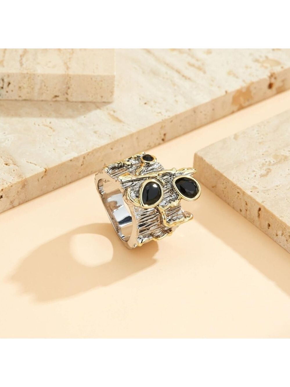 Vintage Style Chunky Statement Ring With Onyx - Picture 4 of 5